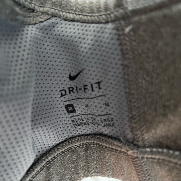 Nike dri-fit sports bra (size M) (bundle of 2) - Picture 2 of 3